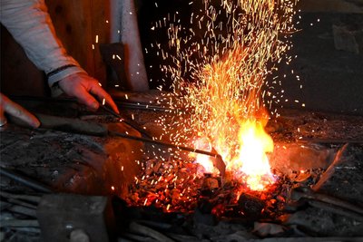 Zum Neujahrsschmieden in der Bergstadt Bleiberg wurde natürlich das Feuer geschürt.