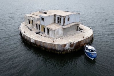 Die Insel "Ostervilm" im Greifswalder Bodden ist in Hamburg versteigert worden. 