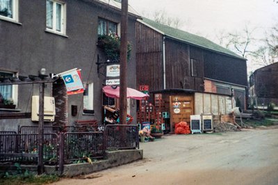 Seit 35 Jahren gibt es den Tante-Emma-Laden, hier eine Aufnahme aus den 1990er-Jahren.