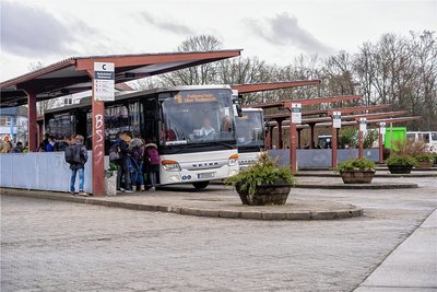 Wird der Busverkehr im Vogtland neu geregelt, indem der Landkreis das einst privatisierte Unternehmen zurückkauft?