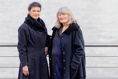 Die Verfasser des "Manifests für den Frieden", Sahra Wagenknecht (links) und Alice Schwarzer haben zur Friedensdemo vor dem Brandenburger Tor in Berlin aufgerufen. 