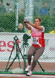 Schwung holen, um die eigene Achse drehen, loslassen: LV-90-Hammerwerferin Jada Julien bewies in Rostock einmal mehr ihr Können und wurde Erste in der U 20. Ihr Ticket für die EM in Israel hat sie damit gelöst. 