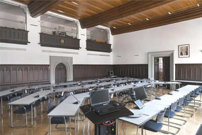 Oft trifft der Stadtrat im Ratssaal des Freiberger Rathauses seine Entscheidungen.