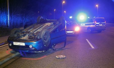 Der Peugeot war gegen 20 Uhr von der Kalkstraße abgekommen.