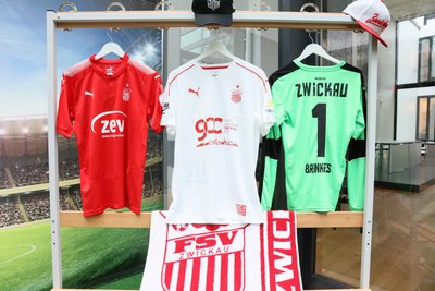 Das weiße Sonderdress des FSV-Zwickau zum Stadtjubläum.