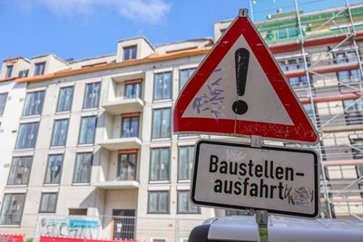 Sachsen Bauministerin Regina Kraushaar fordert mehr Tempo für den Wohnungsbau und weniger Vorschriften. (Archivbild/ Illustration)