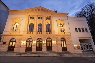 Das Eduard-von-Winterstein-Theater war 18 Jahre die künstlerische Heimat für die Sängerin, die hier unter Intendant Hans-Hermann Krug ihre ersten Partien gesungen hat.