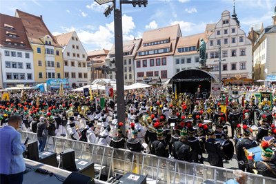 Bei der Bergmännischen Aufwartung zum Abschluss war der Obermarkt gut gefüllt.