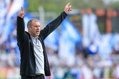 Trainer Jochen Seitz führte Lok Leipzig erneut zur Meisterschaft in der Regionalliga Nordost. (Archivbild)