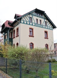 Die ehemalige Fabrikantenvilla ist umfassend und denkmalgerecht saniert worden.
