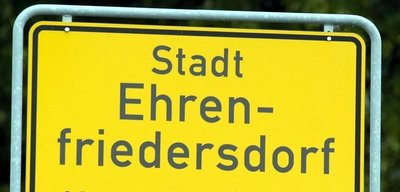Unbekannte haben ein Ortsschild der Stadt Ehrenfriedersdorf an der B 95 gestohlen.