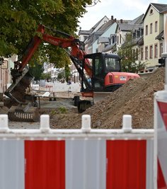 In der Rochlitzer Rathausstraße werden neue Busbuchten gebaut. Die Straße ist für Lkw gesperrt. 