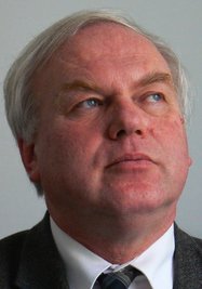 
              <p class="artikelinhalt">Kann sein, dass Landrat Jürgen Förster darüber sinniert, woher das Geld wohl kommen mag. "Von oben" sicherlich eher nicht.</p>
            