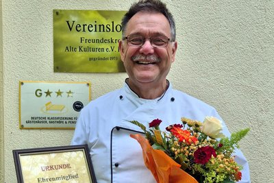 Udo Münch, bislang Betriebsleiter des Brauhofs Freiberg, wurde die Ehrenmitgliedschaft des Freundeskreises Alte Kulturen Freiberg verliehen.