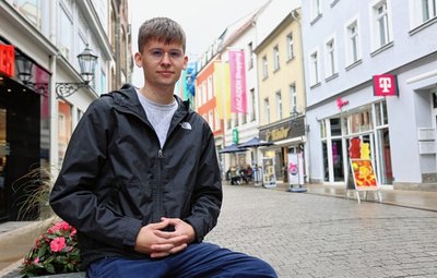 Jakob Springfeld hat ein ambivalentes Verhältnis zu seiner Heimatstadt Zwickau, wie er in seinem Buch "Unter Nazis" beschreibt. Am 9. November stellt der 20-Jährige das Werk bei einer Lesung im Alten Gasometer vor. 