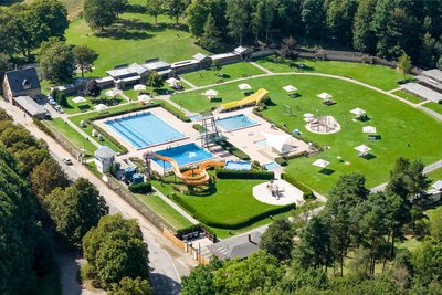 Das am Stadion gelegene Freibad Haselbrunn kurz vor dem Ende der diesjährigen Saison.