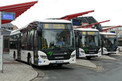 Seit Dienstag rollen im Erzgebirge wieder die Busse des Regionalverkehr Erzgebirge.