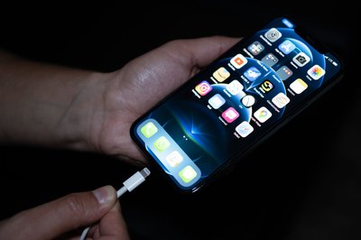 Beschädigte Akkus können eine Brandgefahr sein. 