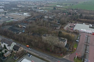 Auf dem Gelände des ehemaligen Eisenwerkes an der Leipziger Straße, direkt neben einem Baumarkt, will ein Investor zwei Möbelhäuser errichten.