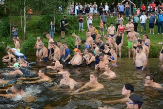 8. Jedermann-Triathlon an der Talsperre Falkenstein - So sah der Start über die Kurzdistanz im vergangenen Jahr aus.