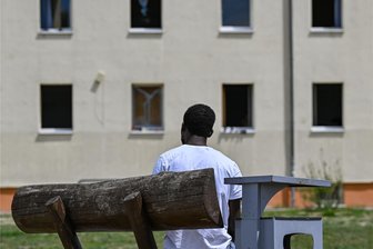 80-Cent-Jobs: Erzgebirgsstadt will Asylbewerber zu gemeinnützigen Arbeiten heranziehen - Stollberg will künftig Asylbewerber zu gemeinnützigen Arbeiten heranziehen.