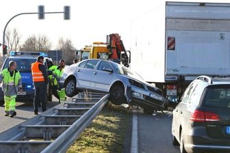 80-Jähriger stirbt bei Unfall auf B175 in Glauchau -
