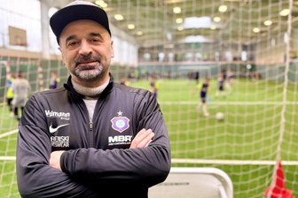 80 Jahre Erzgebirge Aue: „Ein Fußballer muss alles können“ – Aufstiegsheld von einst führt jetzt die Kumpelschmiede - Khvicha Shubitidze, einst Aufstiegsheld und Publikumsliebling im Lößnitztal, leitet jetzt das Nachwuchsleistungszentrum des FC Erzgebirge Aue.