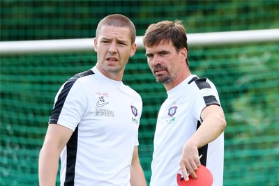 Co-Trainer im Austausch: Adam Susac (links) und Jörg "Emma" Emmerich. 