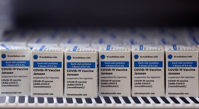 In Oelsnitz sind noch rund 150 Dosen des Impfstoffs gegen das Coronavirus des Herstellers Johnson & Johnson verfügbar, die am Donnerstag verabreicht werden können.