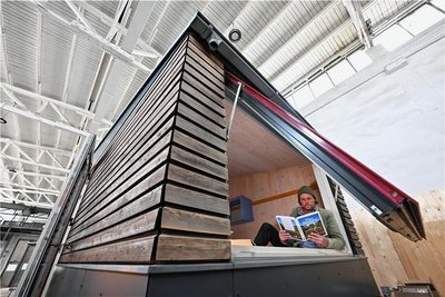 Für Cabin-Wood-Chef Sascha Wagner ist die Idee des minimalistischen Lebens die Grundlage für seine kleinen Holzhäuser. 