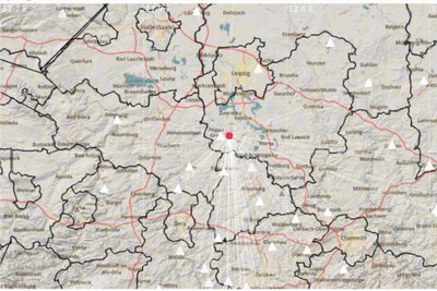 Screenshot von Falk Hänels Computer: Die Karte zeigt das Epizentrum des Bebens vom 14. April 2026 als roten Punkt. Die weißen Dreiecke sind die für die Lokalisierung abgefragten Messstationen.