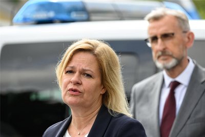 In der Bewertung der Kriminalstatistik 2023 einer Meinung: Bundesinnenminister Nancy Faeser (SPD) und ihr sächsischer Amtskollege Armin Schuster (CDU).