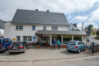 Der Laden von Hildrun und Axel Kamprad war früher eine Tankstelle.