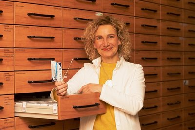Katrin Herzog hat in ihrer Apotheke am Rathaus noch Schnelltests zur Verfügung. Doch vielerorts sind die Test bereits rar. 