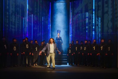 Vom anderen Stern? Die Phantastische Oper rutscht ins Fantasy-Fach.