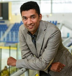 Robin Szolkowy in seiner vertrauten Wirkungsstätte - der Eishalle am Chemnitzer Küchwald.