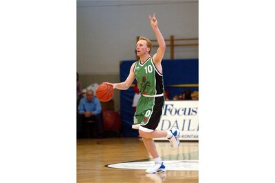 Martin Schuster spielte bis 2005 bei den Niners Chemnitz (damals noch BV TU Chemnitz 99) und schaffte mit dem Verein 2002 den Aufstieg in die 2. Bundesliga. Später legte er als Jugendtrainer und Verenspräsident die Grundsteine für die heutigen Erfolge mit.