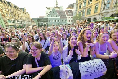 Das Publikum auf dem Hauptmarkt ist begeistert. Myle kommt an. Nicht nur bei den Smylers.