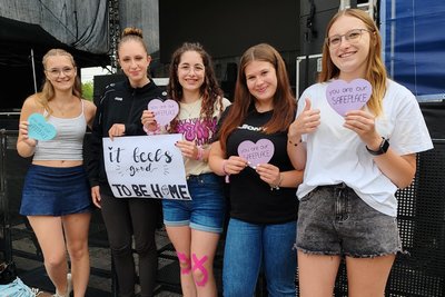 Extra wegen Leony nach Zwickau gekommen (v. l.): Jule Dohmann, Christina Zehe, Laura Baierlein, Vanessa Oswald und Vivian Gröger.