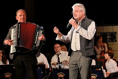 Steffen Kindt vom Erzgebirgsensemble Aue (rechts) moderierte ebenfalls.