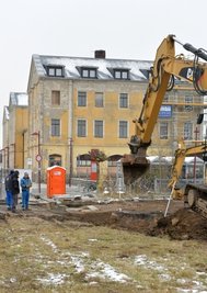 Die Firma Andreas Adam bereitet derzeit den Parkplatzbau vor.