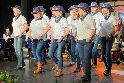 Erstmalig öffentlich aufgetreten ist im Eibenstocker Kulturzentrum die Line-Dance-Gruppe der Dance Factory.