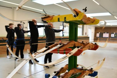 Bogenschießen ist nicht gleich Bogenschießen. Die Sportart unterteilt sich in verschiedene Bogenklassen.