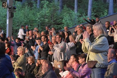 Vor allem bei „Moonlight Shadow“ flippte das Publikum aus.