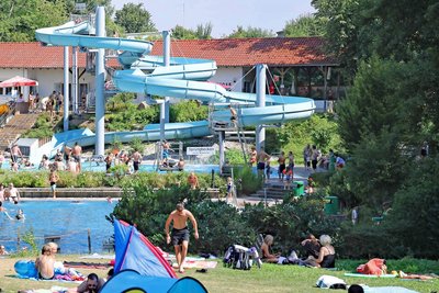 Auch im Freizeit- und Erlebnisbad in Mannichswalde haben Besucher in dieser Saison wieder Abkühlung gesucht.