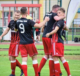 Wieder Grund zur Freude? Gegen Syrau hatten die Kicker des TSV Flöha zuletzt zweimal Grund zum Jubeln. Aufgrund der mangelnden Chancenverwertung mussten sie sich aber am Ende mit einem Remis begnügen. 