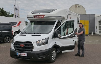 Beim Autohaus in Bad Schlema, das zur Zimpel-&-Franke-Gruppe gehört, wurde ein Wohnmobilcenter eröffnet. Martin Gläntz arbeitet im Service. 