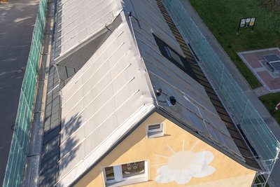 Halten die Planen dem Herbst- und Winterwetter stand? Diese bange Frage treibt die Elterleiner derzeit um.