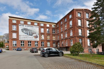 Das markante Ziegelgebäude an der Straße der Einheit ist bislang nur zu etwa 40 Prozent belegt.