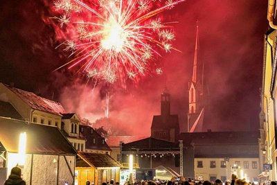 Höhenfeuerwerk zum Stadtfest ist ein Muss. 